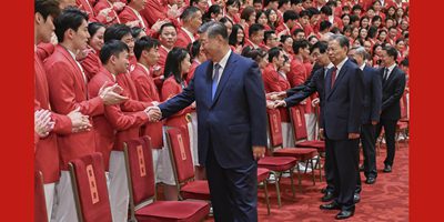 习近平接见第33届奥运会中国体育代表团